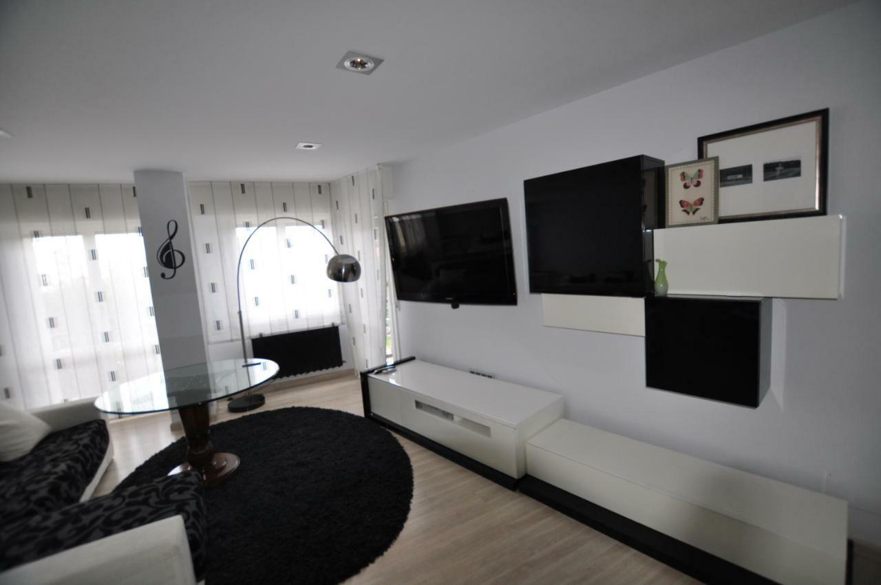 Black And White Suitte "Marques" Noja Exteriör bild