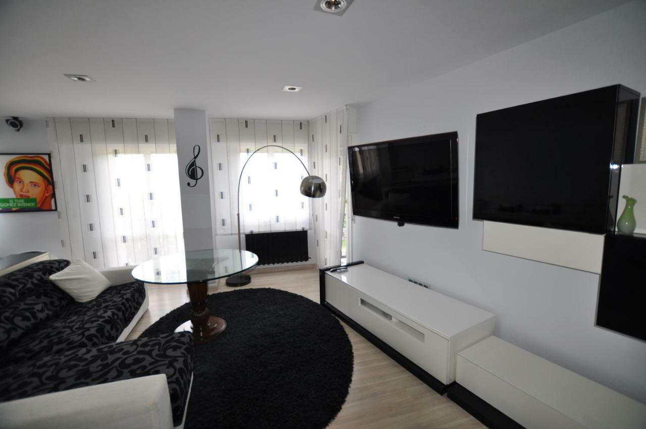 Black And White Suitte "Marques" Noja Exteriör bild